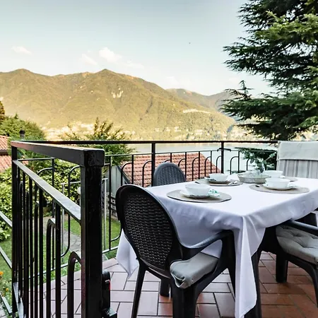 House Of Roses - Casina Delle Rose Holiday home Carate Urio